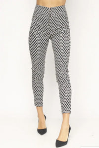 Women's Black/White Diamond Print Skinny Leg Pants - Lookeble